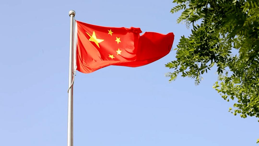 五彩几何塔