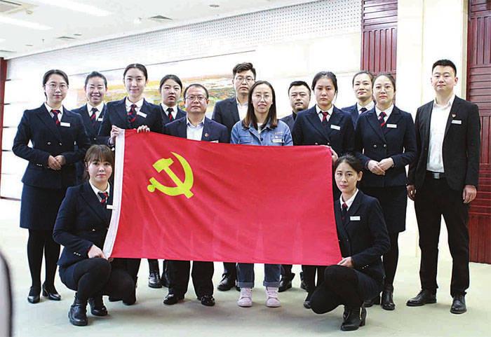东南亚女孩逃脱