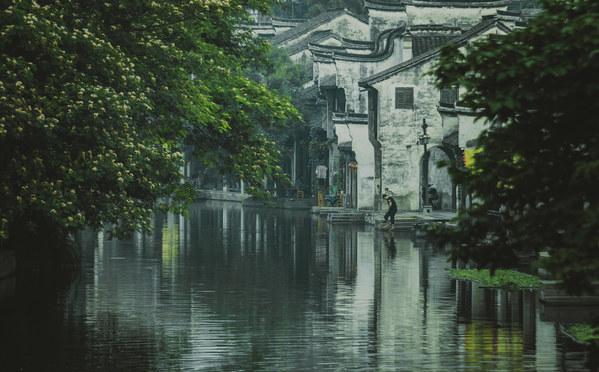 闲话上海 | 冯氏经典贺岁片 侬看过几部?